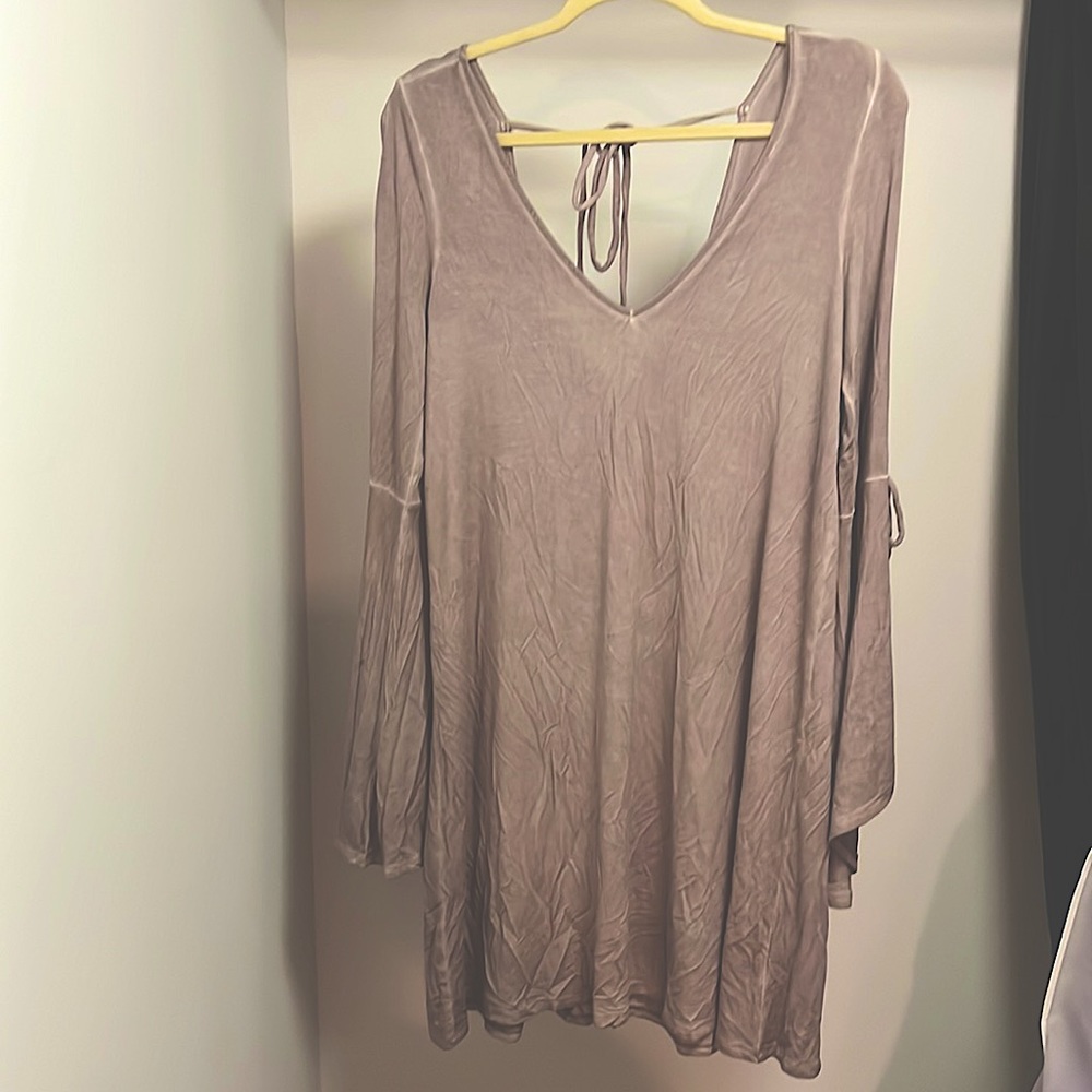 dusty purple dress with flare sleeves